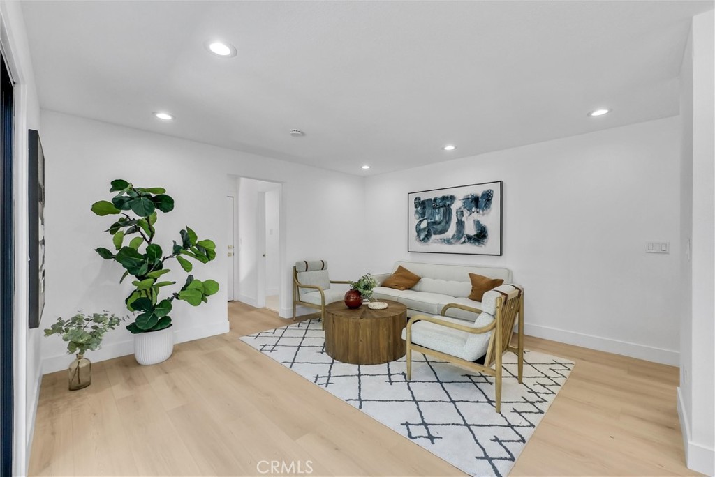 Huntington Beach, California, 92646, United States, 5 Bedrooms Bedrooms, ,4 BathroomsBathrooms,Residential,Active,2042187