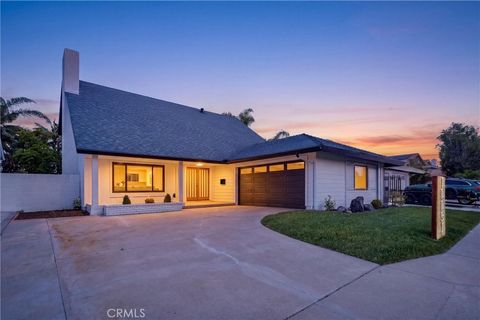 Photo of 10091 Edye Dr, Huntington Beach, CA 92646 (MLS # OC26093539)