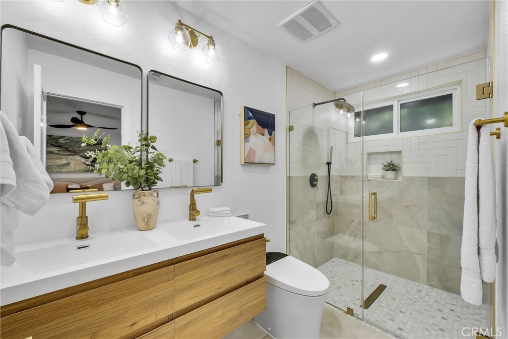 Huntington Beach, California, 92646, United States, 5 Bedrooms Bedrooms, ,4 BathroomsBathrooms,Residential,Active,2042187
