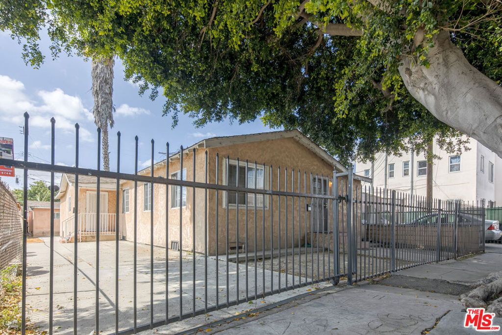 Photo of 312 E 92nd Street, Los Angeles, CA 90003 (MLS # 26641567)