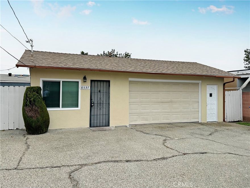 1 bedroom, 1 bath back house in Downey with 1 car garage and yard! The home has a formal living room, kitchen with dining area, full bathroom and very large bedroom. There's also a large yard with apple tree and laundry hook-ups in the garage.