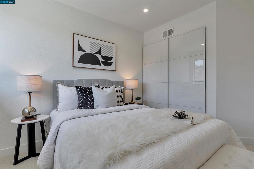 SILVERGATE - Residential