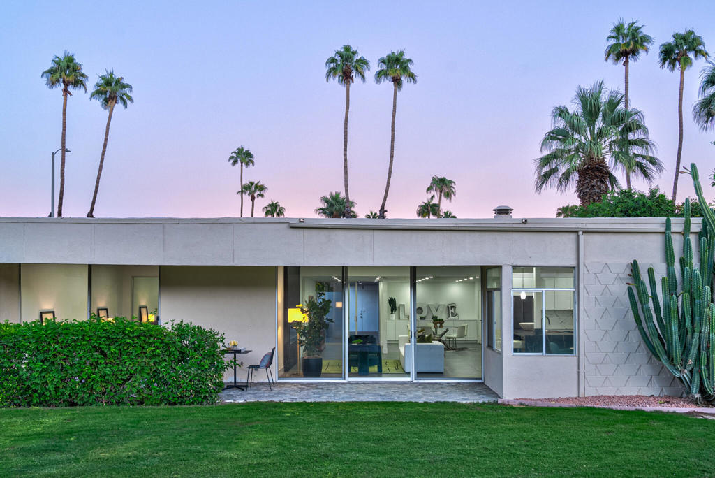 314 Desert Lakes Drive