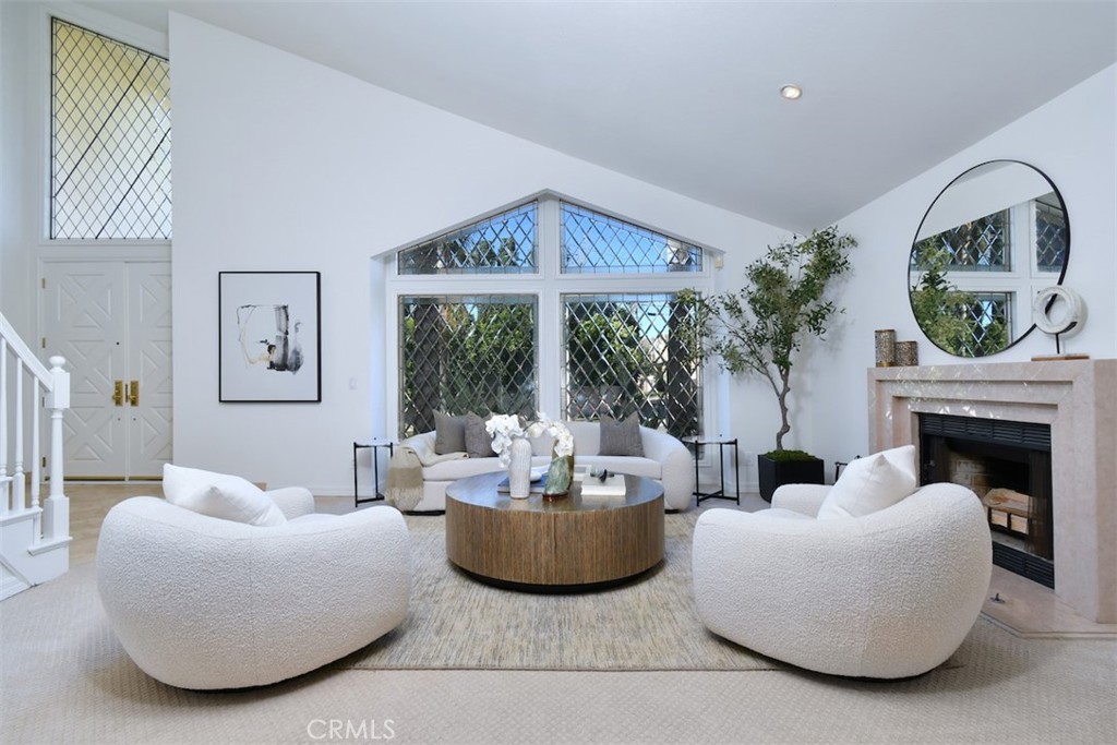 5070 Avenida Oriente