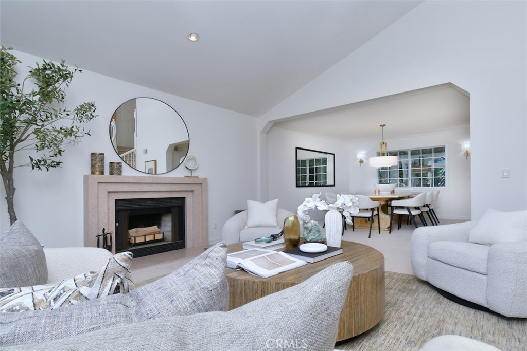 5070 Avenida Oriente