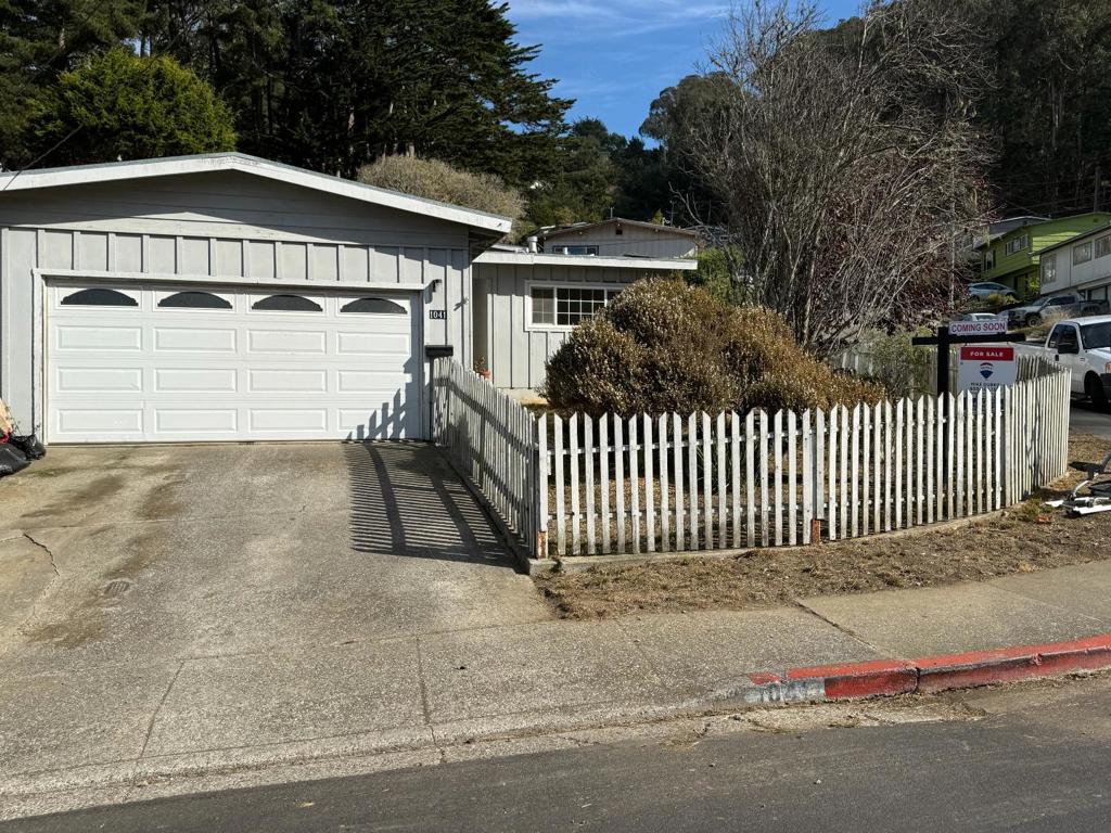 1041 Crespi Drive
