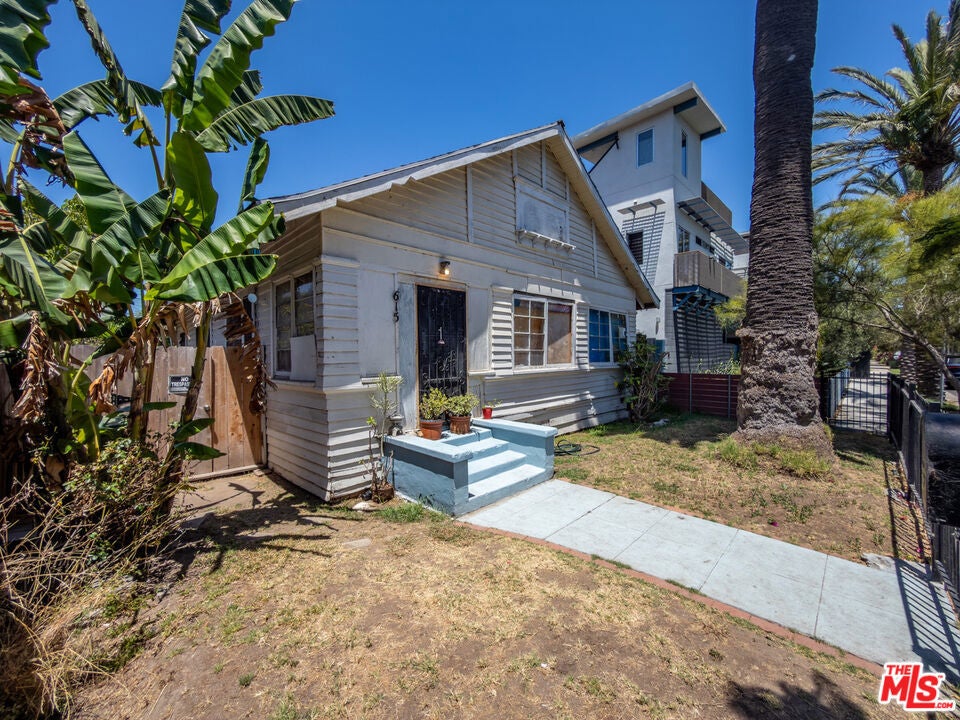 615 San Juan Avenue