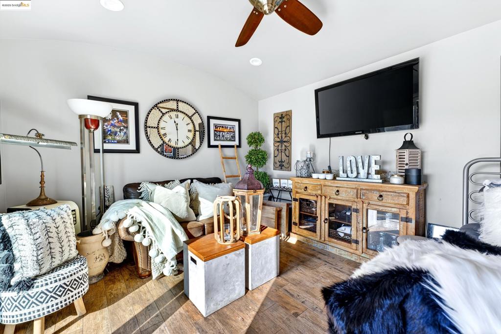 VISTA PARK - Residential