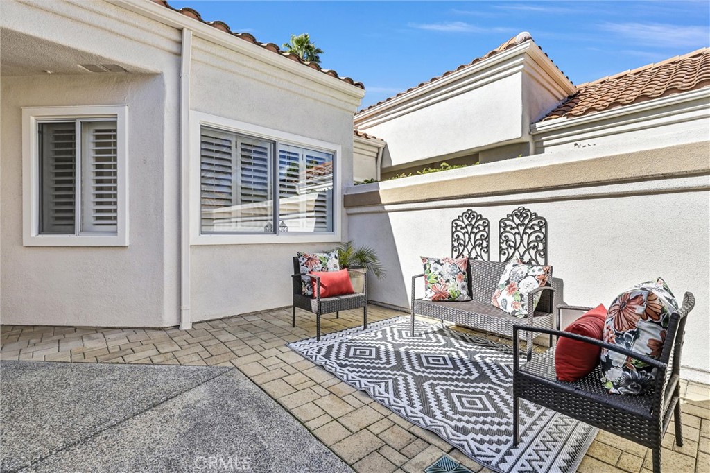 21531 Paseo Palmetto