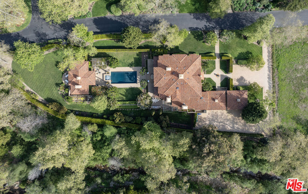 2035 Creekside Road