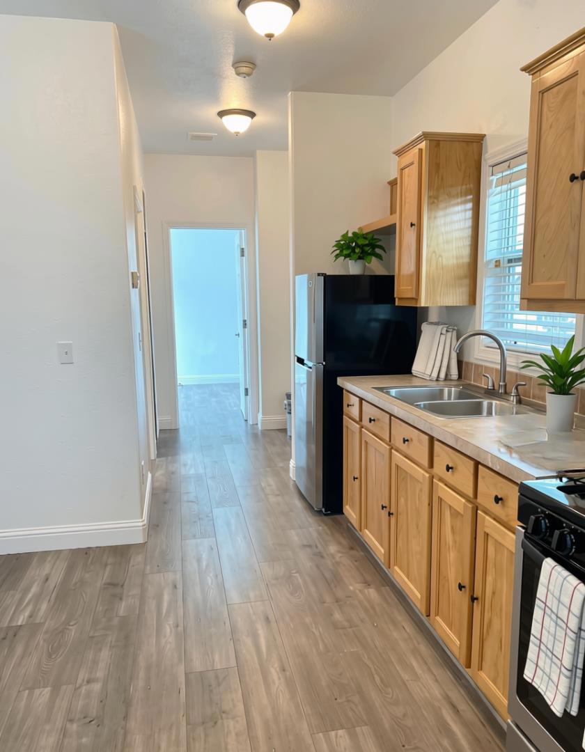 1730 Commercial Way 31