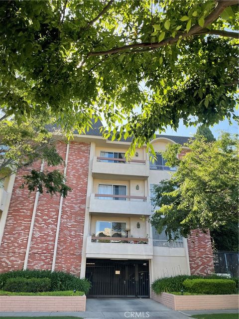 Photo of 241 S Reeves Drive #302, Beverly Hills, CA 90212 (MLS # IG25114056) Photo of 241 S Reeves Drive #302, Beverly Hills, CA 90212 (MLS # IG25114056)