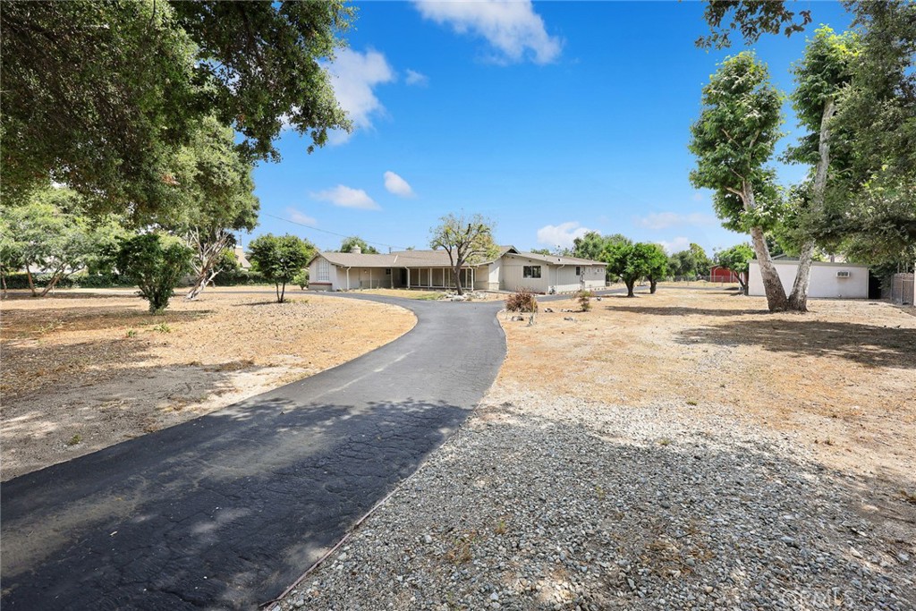 8910 Ardendale Avenue