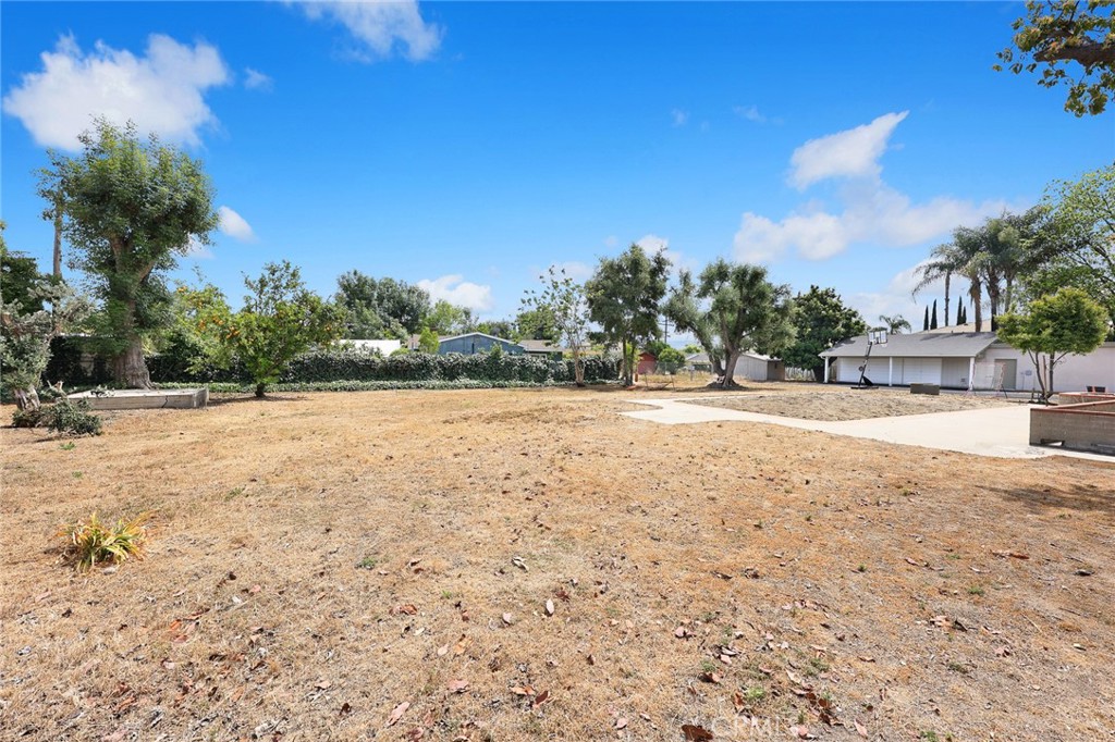 8910 Ardendale Avenue