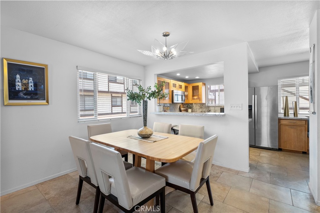 10480 Sunland Boulevard 27