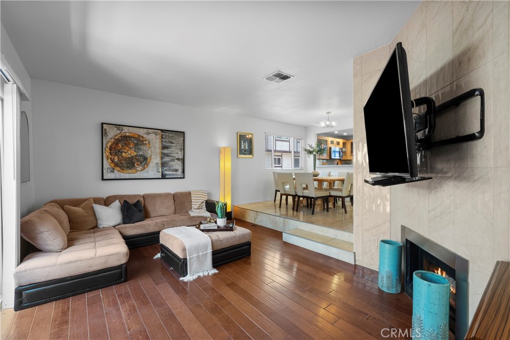 10480 Sunland Boulevard 27