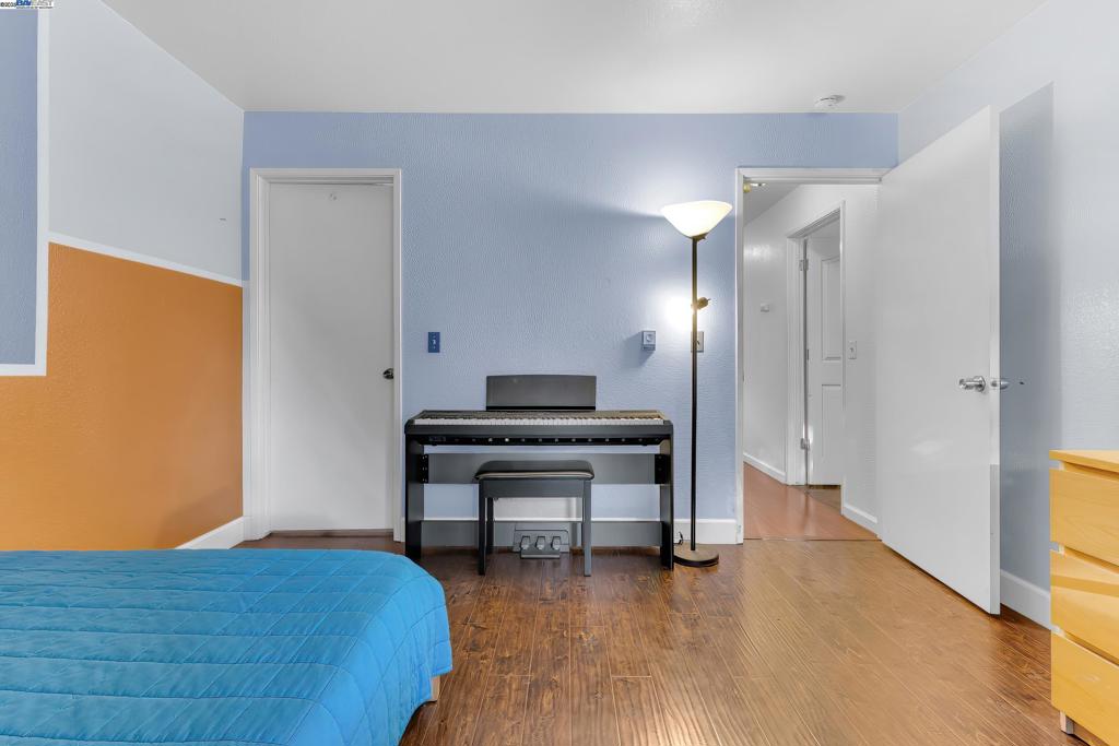 SUNDALE - Residential