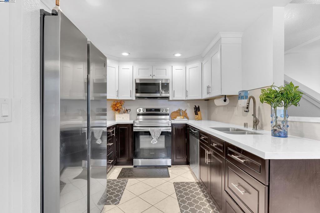 SUNDALE - Residential