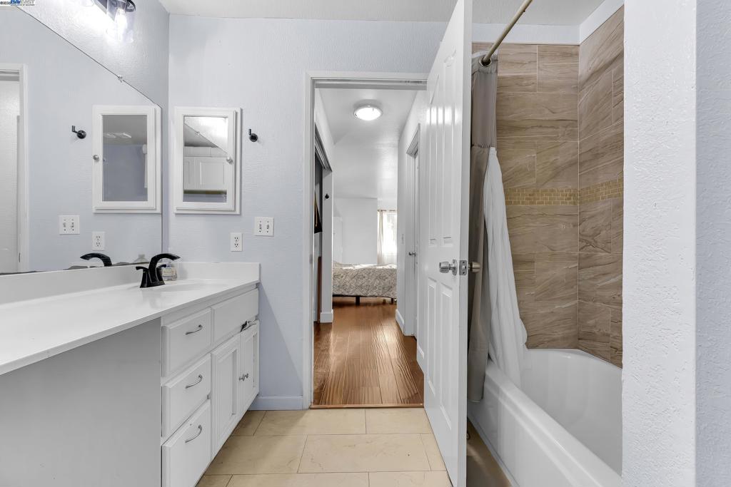 SUNDALE - Residential