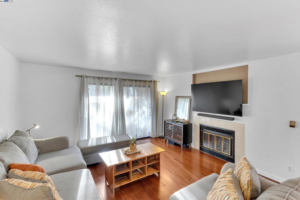 SUNDALE - Residential