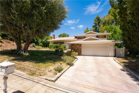 Photo of 4807 Ellenita Avenue, Tarzana, CA 91356 (MLS # SR26161726)