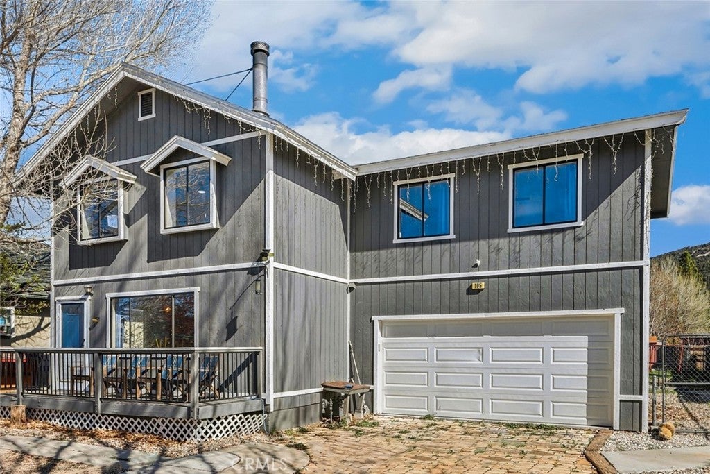 105 E Meadow Lane