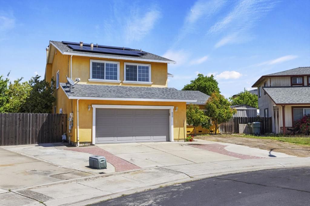 Photo of 800 Treasure Lane, Manteca, CA 95337 (MLS # ML82034829)