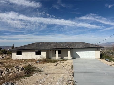 Photo of 32224 Emerald Rd, Lucerne Valley, CA 92356 (MLS # HD26018464)