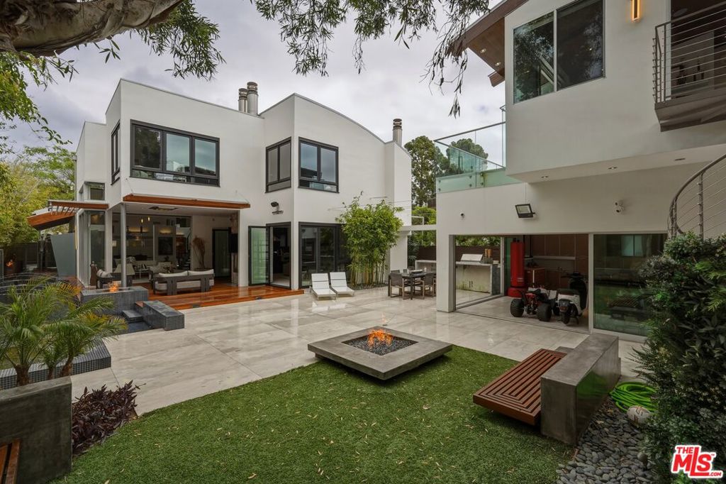 Photo of 624 23rd Street, Santa Monica, CA 90402 (MLS # 26670613)