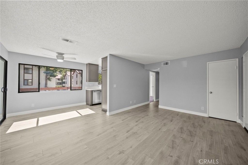 Photo of 27949 Tyler Ln #355, Canyon Country, CA 91387 (MLS # SR26083931)