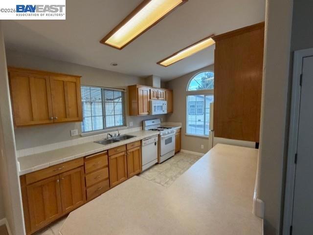 1200 1200 W Winton Ave