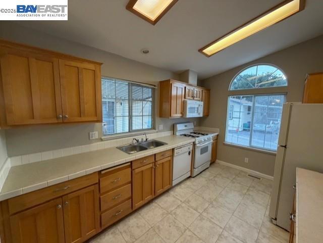 1200 1200 W Winton Ave