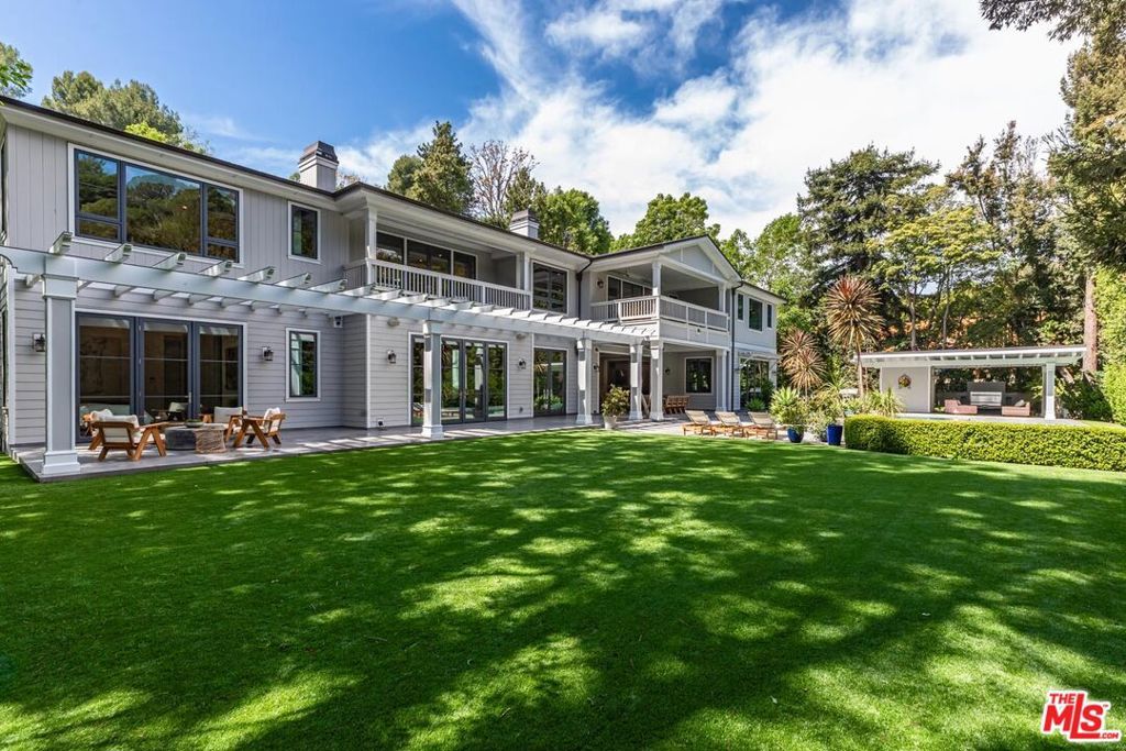 Photo of 1000 N Norman Place, Los Angeles, CA 90049 (MLS # 25585985)