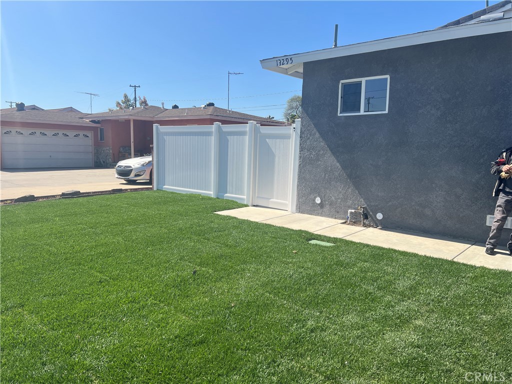 13291 Fairview Street