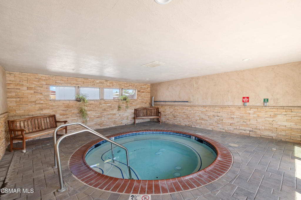 Friendly Village-240 - 240 - Manufactured In Park