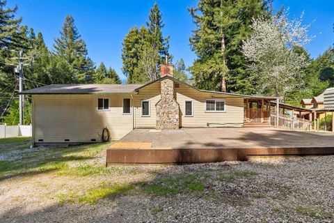 Photo of 15666 Kings Creek Road, Boulder Creek, CA 95006 (MLS # ML82039826)