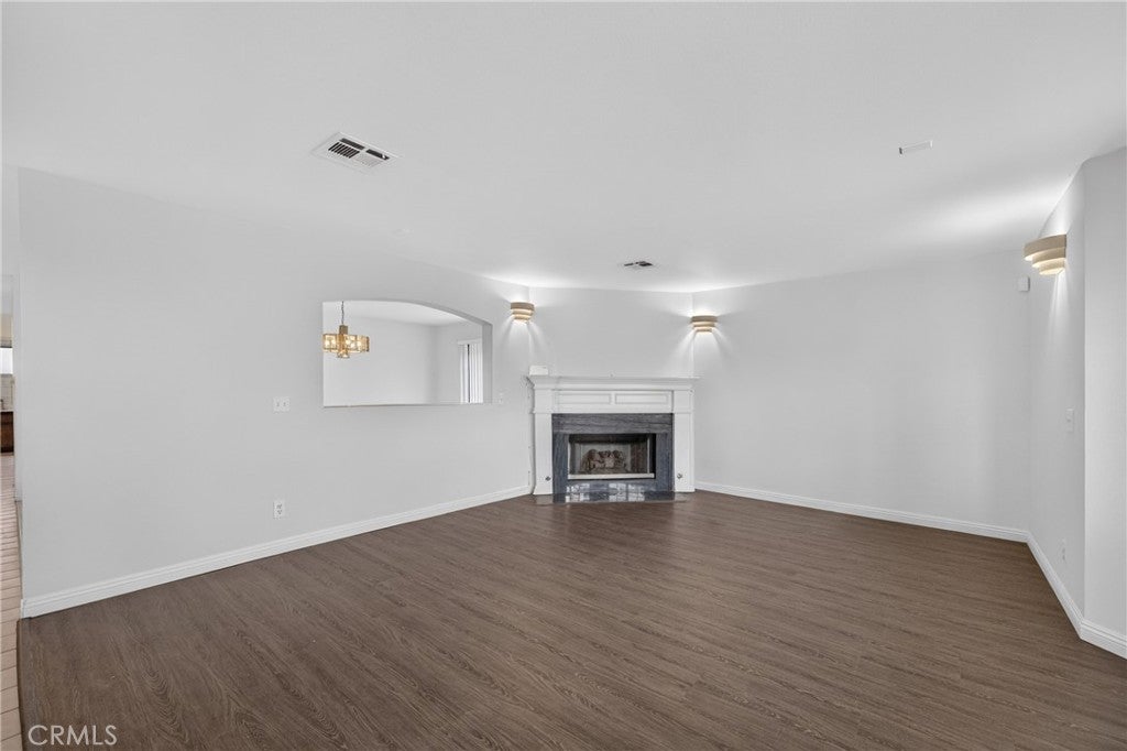 6212 N Burton