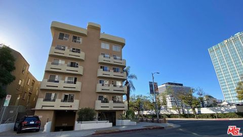 Photo of 701 S Kingsley Drive #405, Los Angeles, CA 90005 (MLS # 26635027)