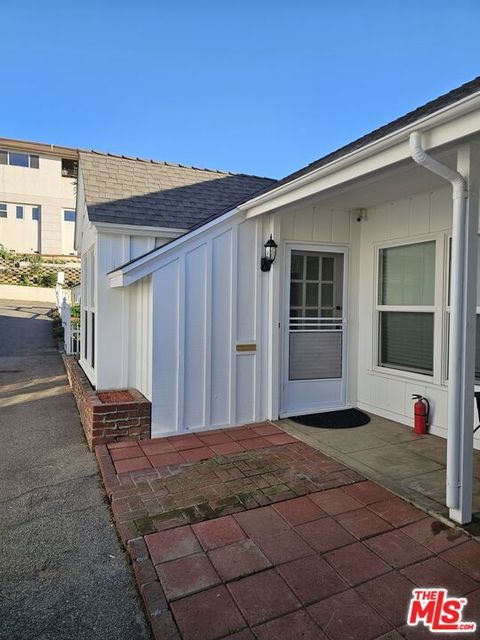 Photo of 841 Haverford Avenue, Pacific Palisades, CA 90272 (MLS # 25628861)