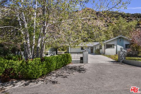Photo of 2447 Stonyvale Road, Tujunga, CA 91042 (MLS # 25569951) Photo of 2447 Stonyvale Road, Tujunga, CA 91042 (MLS # 25569951)