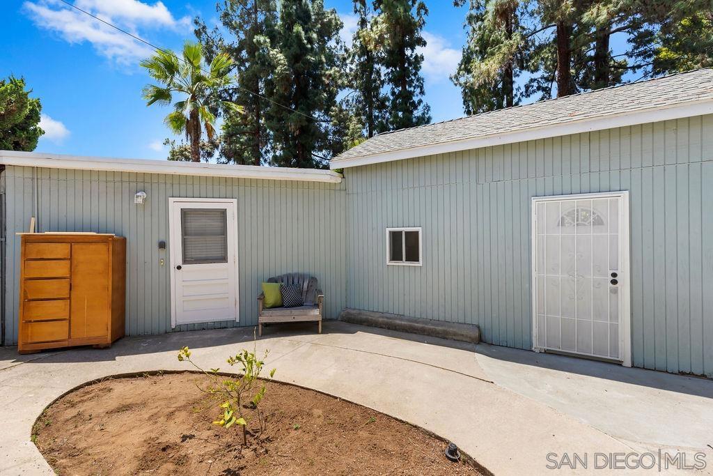 Adorable one bedroom cottage in a tranquil neighborhood with stunning views. Ample size bedroom w/small loft for extra storage. Updated kitchenette a eat in bar and all the necessities! Relax in the inviting living area or outside in your quaint yard with fabulous views of the mountains. Private entrance and exclusive use of back yard beyond living space. Pool is shared with other occupants. Unit comes with shared use of Washer and Dryer. Close enough to easily access to San Diego's attractions, yet still has that country feel. Water and Electricity are included in monthly rent price. Must see to appreciate!