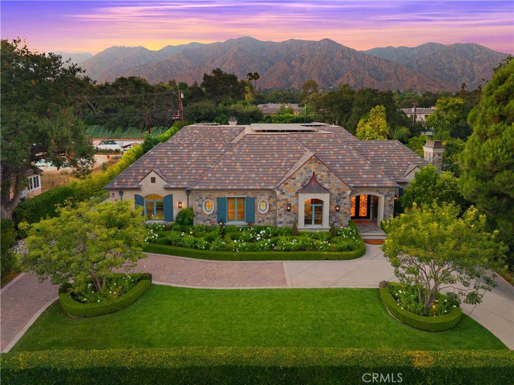 935 W Foothill Boulevard