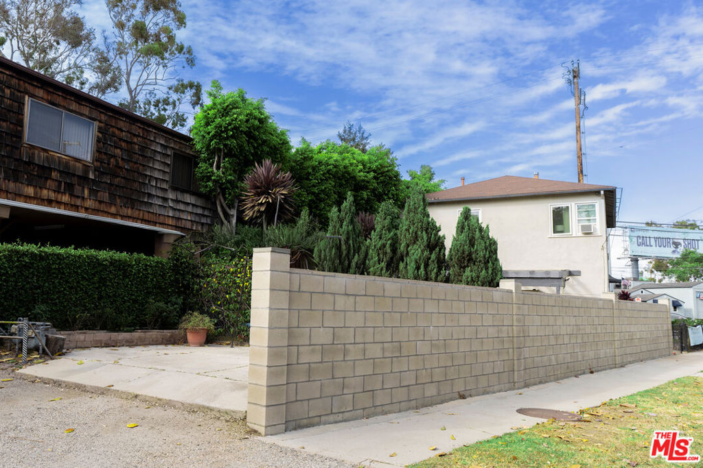 2499 S Barrington Avenue