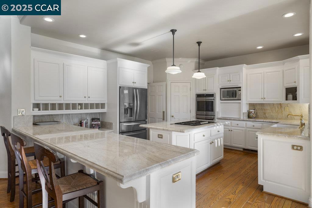 STONEGATE - Residential