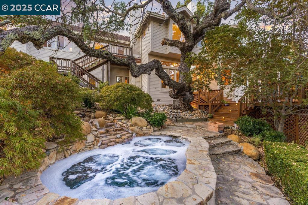 STONEGATE - Residential