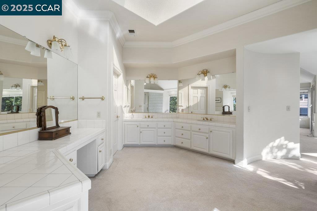 STONEGATE - Residential