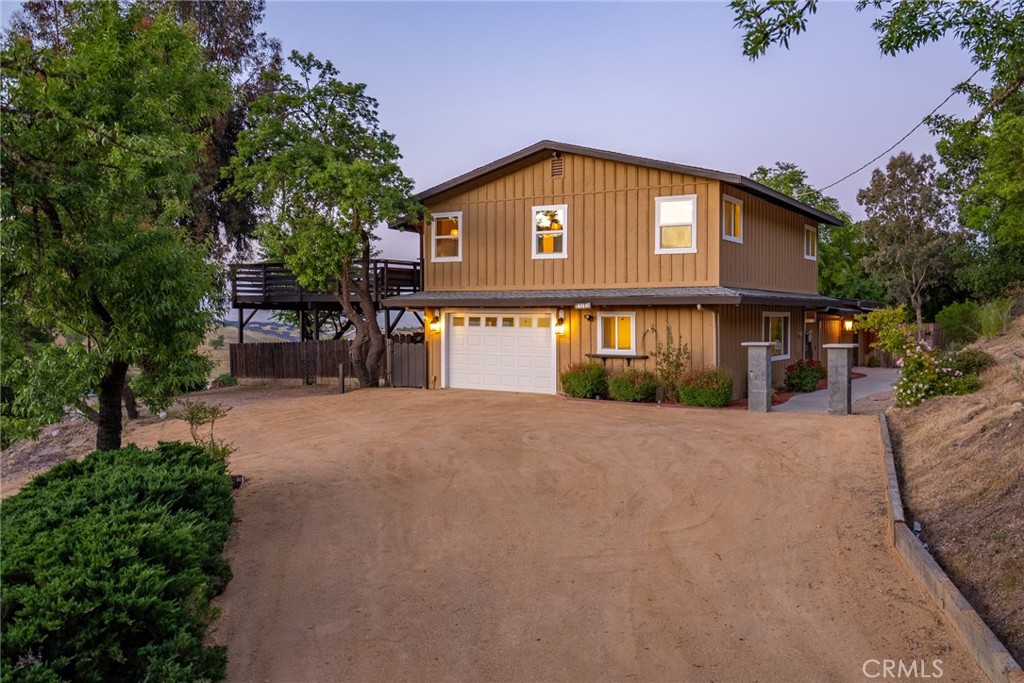 1745 Adelaida Road