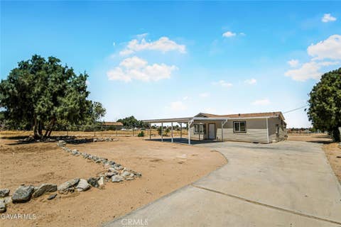 Photo of 4137 E Avenue S10, Palmdale, CA 93552 (MLS # SR26144377)