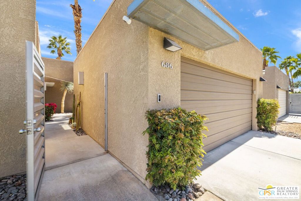 Dunes Court - Residential