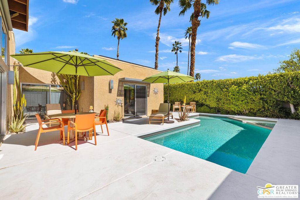 Dunes Court - Residential